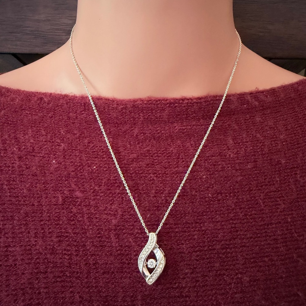 2010s Silver Tone Teardrop Dancing Crystal‎ Necklace Contemporary Minimalist OS